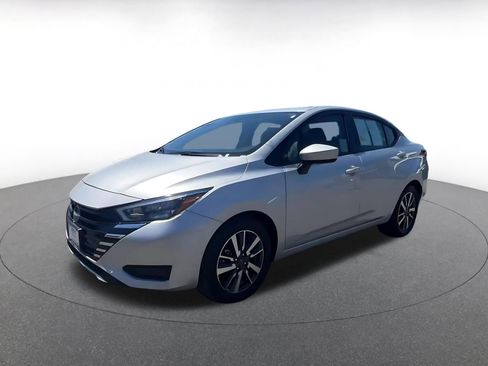 Used 2025 Nissan Versa SV FWD image 8