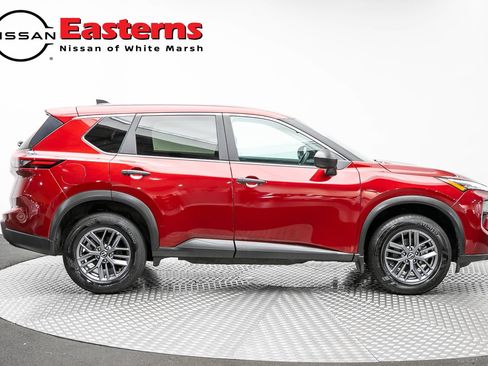 Used 2024 Nissan Rogue S AWD/4WD image 4