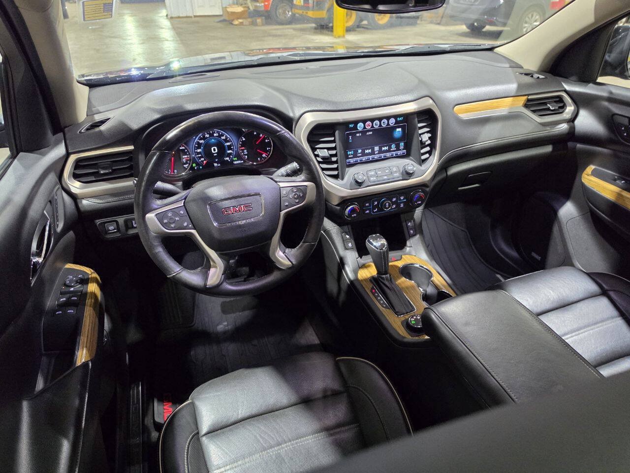 Used 2017 GMC Acadia Denali w/ LPO, Protection Package AWD/4WD image 28
