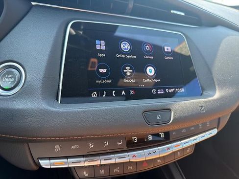 Used 2020 Cadillac XT4 Premium Luxury w/ Enhanced Visibility Package AWD/4WD image 31