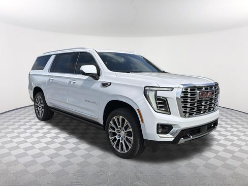 New 2026 GMC Yukon XL Denali w/ Sun & Power Step Package AWD/4WD image 8