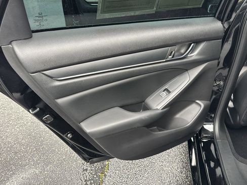 Used 2018 Honda Accord Sport image 15