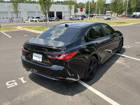Used 2026 Toyota Camry Hybrid FWD image 10