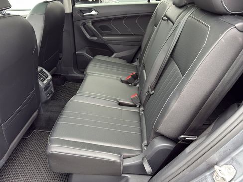 Used 2022 Volkswagen Tiguan SE image 24