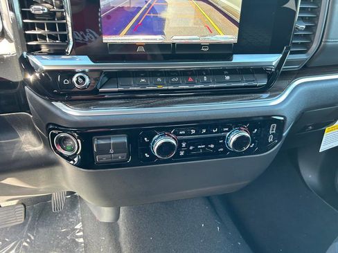 New 2026 GMC Sierra 1500 Elevation image 11