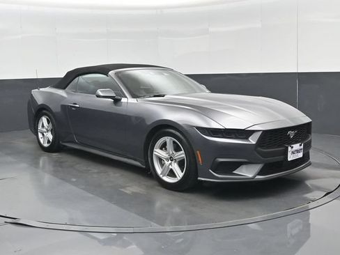 Used 2026 Ford Mustang Premium RWD image 27