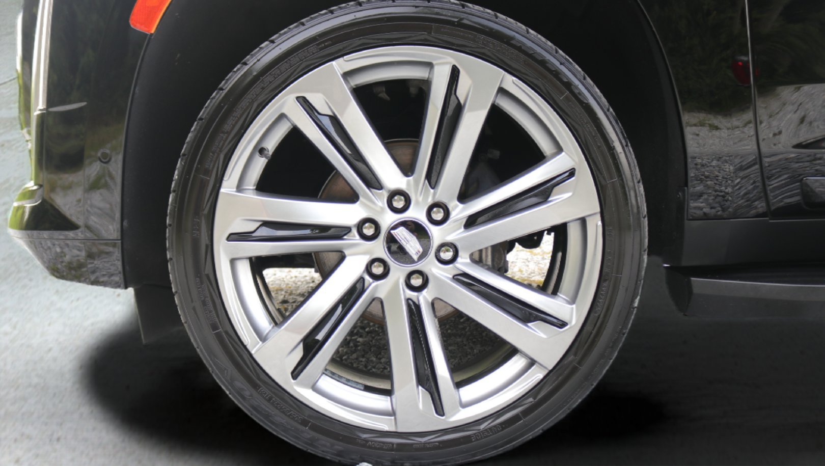 Used 2023 Cadillac Escalade ESV Premium Luxury AWD/4WD image 30