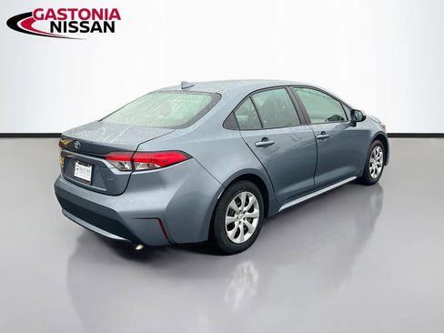 Used 2022 Toyota Corolla LE image 9