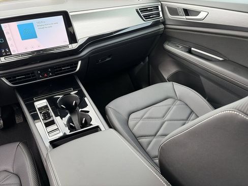 New 2026 Volkswagen Atlas Cross Sport SE FWD image 12