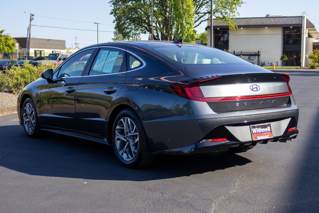Used 2023 Hyundai Sonata SEL w/ Convenience Package FWD image 9