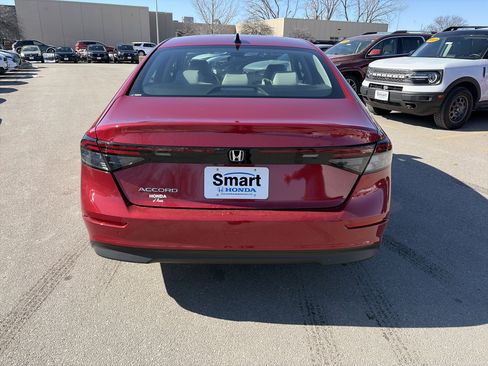 Certified 2025 Honda Accord SE image 6