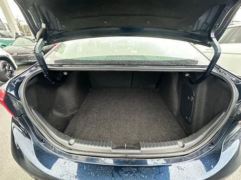 Used 2016 MAZDA MAZDA3 i Touring w/ Popular Equipment Package image 9