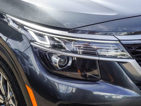 Certified 2023 Kia Seltos EX AWD/4WD image 11