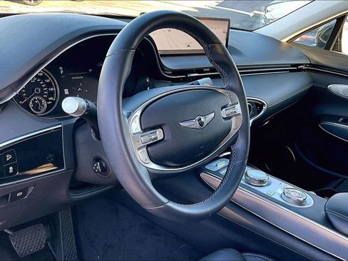Used 2024 Genesis GV70 2.5T w/ Select Package image 9