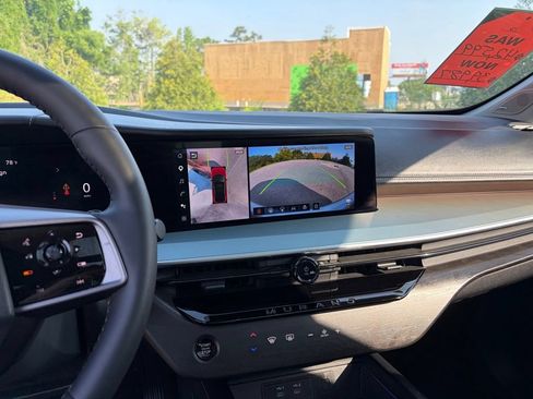 Certified 2025 Nissan Murano SL AWD/4WD image 21