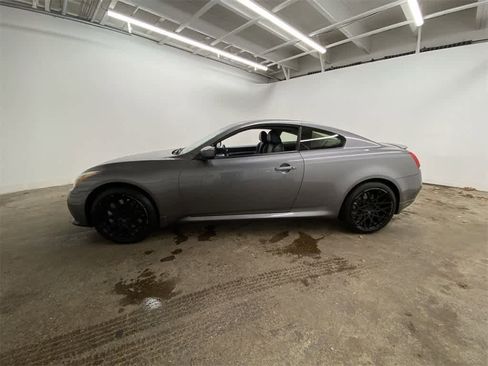 Used 2013 INFINITI G37 x w/ Premium Pkg image 3