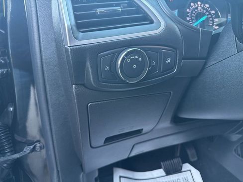 Used 2022 Ford Edge SE w/ Cargo Accessory Package image 21