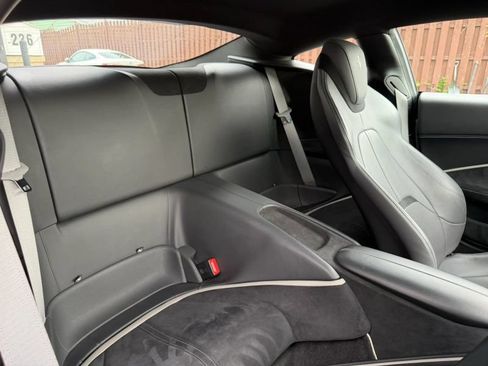 Used 2021 Ferrari Roma RWD image 24