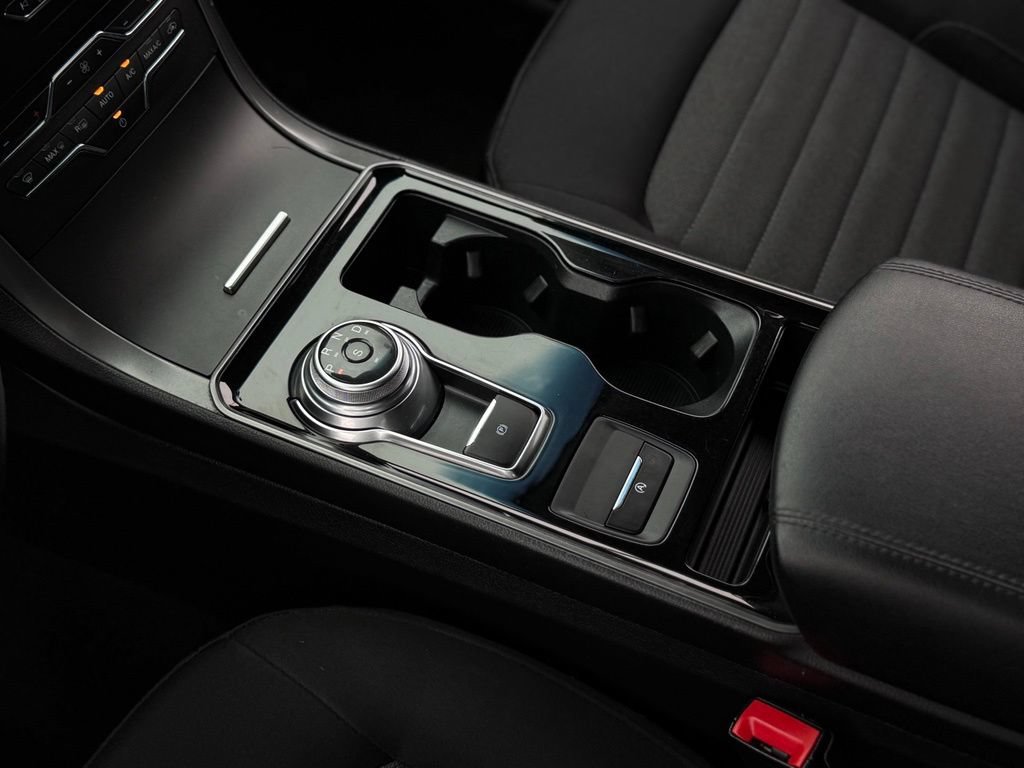 Used 2020 Ford Edge SE w/ Cargo Accessory Package FWD image 23
