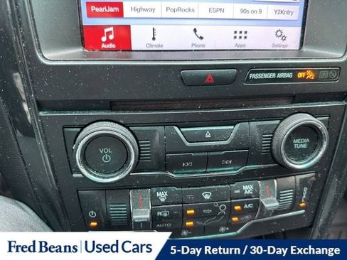 Used 2017 Ford Explorer XLT w/ Equipment Group 201A AWD/4WD image 21