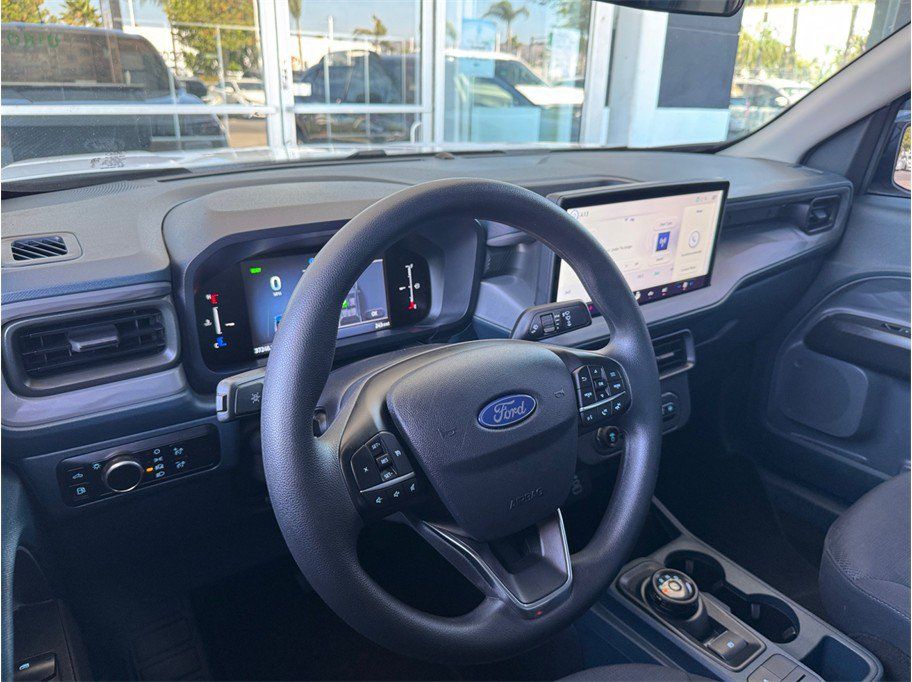 Used 2025 Ford Maverick XL FWD image 23