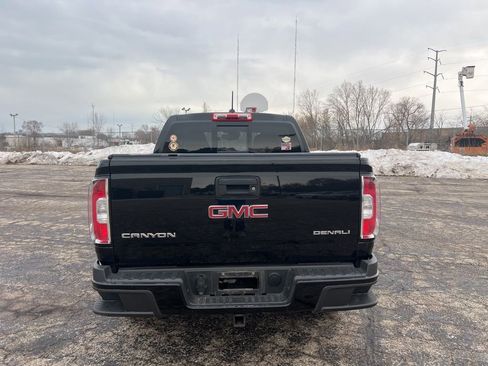 Used 2018 GMC Canyon Denali image 4