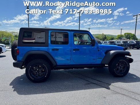 Used 2023 Jeep Wrangler Unlimited w/ Cold Weather Group AWD/4WD image 8