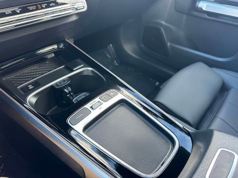 New 2026 Mercedes-Benz GLB 250 250 4MATIC SUV image 26