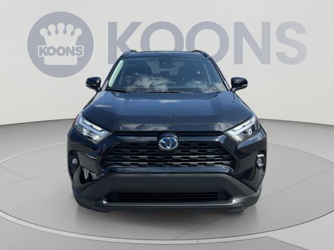 Used 2022 Toyota RAV4 XLE Premium AWD/4WD image 11