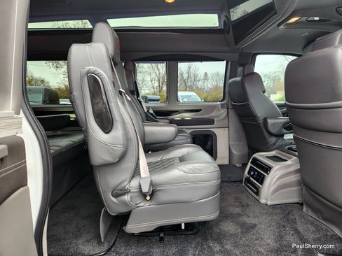 Used 2023 Chevrolet Express 2500 image 28