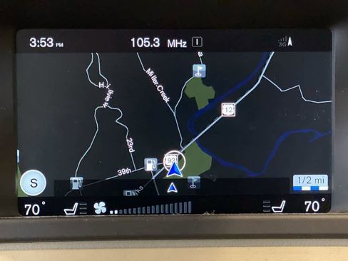 Used 2016 Volvo XC70 T5 Premier w/ Proximity Package image 21