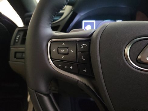 New 2025 Lexus ES 350 Ultra Luxury image 10