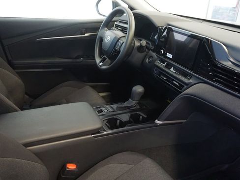 Used 2025 Toyota Camry LE FWD image 21