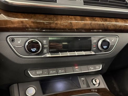 Used 2019 Audi Q5 2.0T Premium Plus w/ Premium Plus Package AWD/4WD image 28
