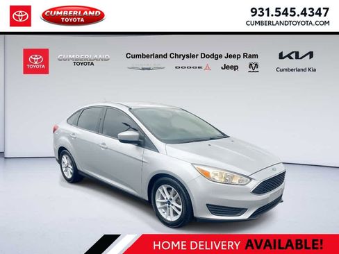 Used 2018 Ford Focus SE image 1