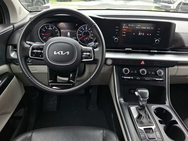 Certified 2023 Kia Carnival LX FWD image 11