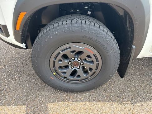 New 2026 Nissan Frontier PRO-4X w/ Pro-4x Convenience Package AWD/4WD image 26