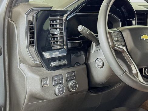 Used 2023 Chevrolet Silverado 1500 High Country w/ High Country Premium Package AWD/4WD image 8