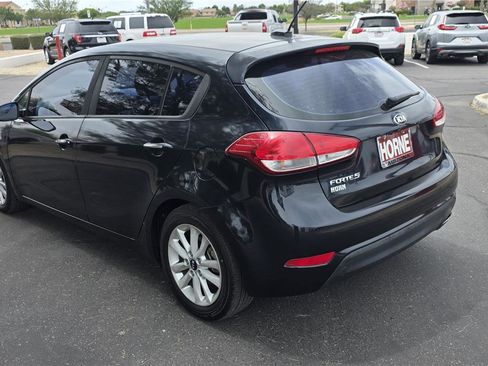 Used 2017 Kia Forte LX w/ Option Group 020 FWD image 7