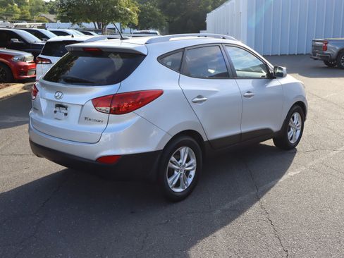 Used 2011 Hyundai Tucson GLS FWD image 10