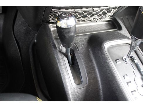 Used 2015 Jeep Wrangler Unlimited Sahara w/ Connectivity Group image 28