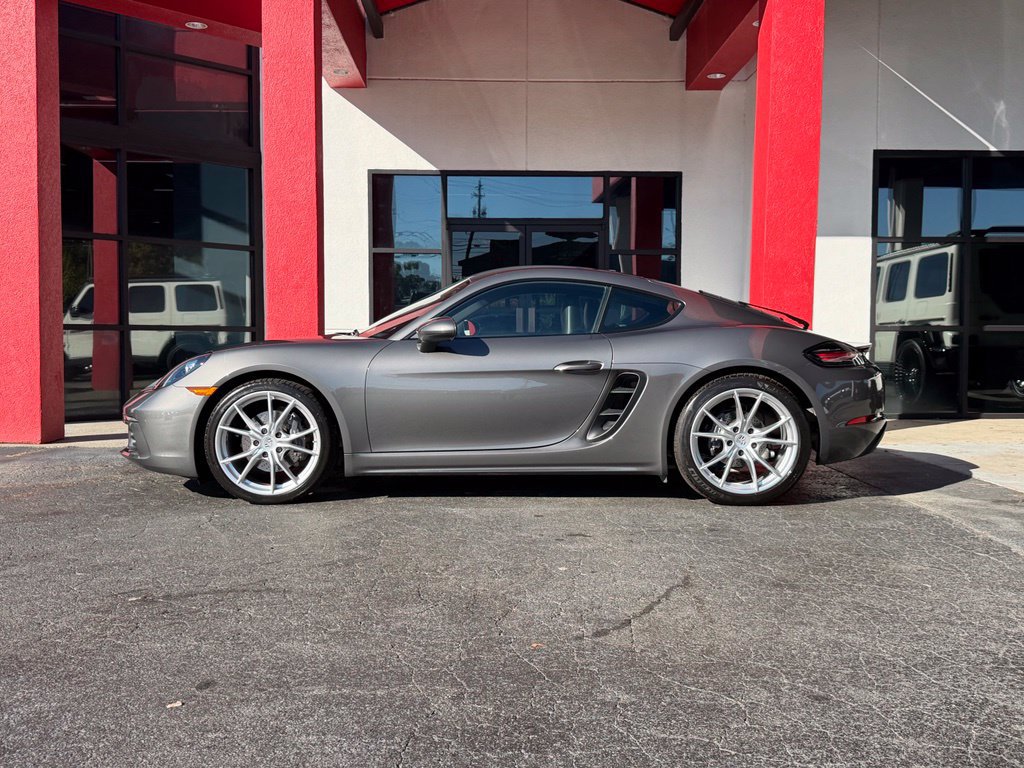 Used 2019 Porsche 718 Cayman RWD image 9
