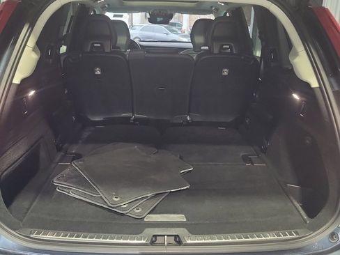 Used 2022 Volvo XC90 T5 Momentum image 7