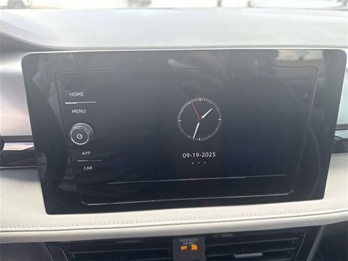 New 2026 Volkswagen Atlas SE image 18