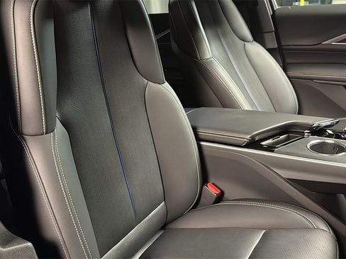 Used 2025 Cadillac Lyriq Sport image 12