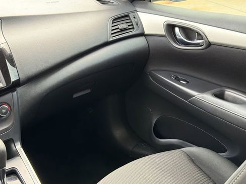 Used 2019 Nissan Sentra S FWD image 13