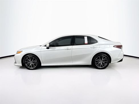 Certified 2022 Toyota Camry XLE image 13