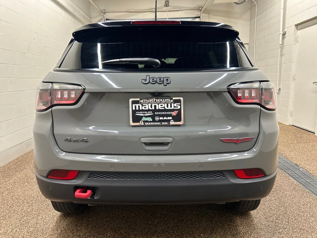 Used 2023 Jeep Compass Trailhawk AWD/4WD image 3