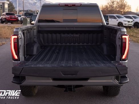Used 2025 GMC Sierra 3500 AT4 w/ AT4 Premium Plus Package image 10