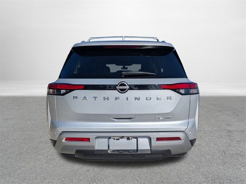 New 2025 Nissan Pathfinder SL image 4